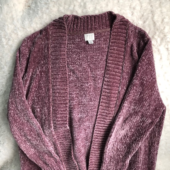 Woman’s L Sweater - Picture 1 of 2